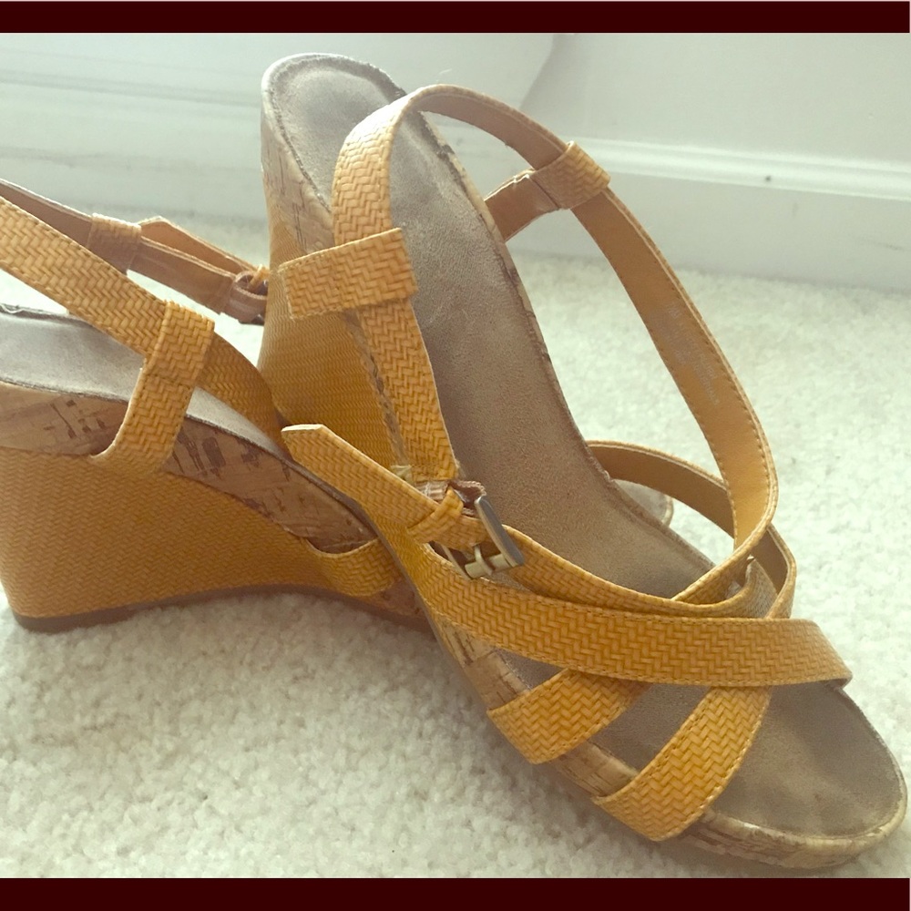 Yellow Sandals Aerosole